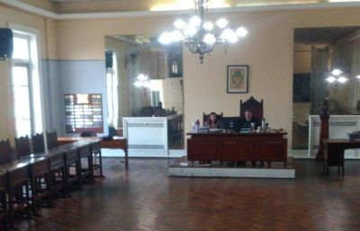 Sesi�n suspendida por caso sospechoso de Covid