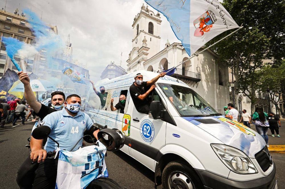 El Frente Sindical celebró la Gran Caravana y felicitó a Evo Morales por la victoria del MAS