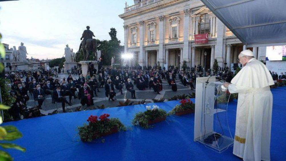 El Papa: No permanecer indiferentes ante un mundo sediento de paz