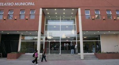 Concejales vuelven a sesionar de forma presencial en el teatro municipal de Quilmes