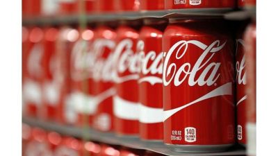 Coca-Cola reducir� a la mitad su portafolio de bebidas