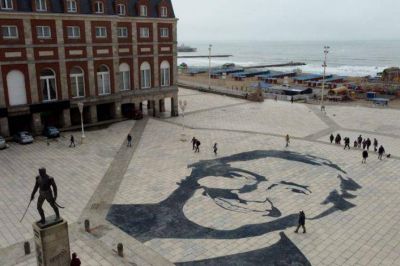 Se recalienta la pol�mica: picantes cruces entre oficialismo y oposici�n por el homenaje a Kirchner en la Rambla