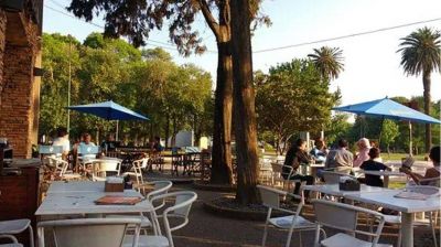 Ampl�an el horario de circulaci�n y habilitan apertura de bares, restaurantes y helader�as
