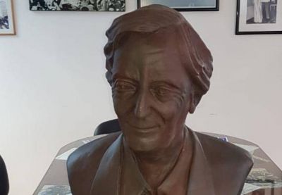 A 10 a�os de su fallecimiento, N�stor Kirchner tendr� un busto en la sede de la CGT