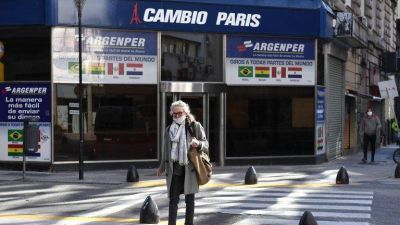 D�lar libre: tres claves para entender por qu� la divisa baj� luego de haber estado cerca de los 200 pesos