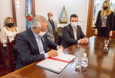 Salud firm� un convenio con el Instituto de Servicios Ambientales