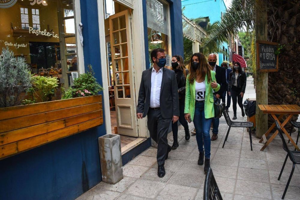 Ariel Sujarchuk mantuvo una reuni�n con Yanina Mart�nez para potenciar los atractivos de Escobar