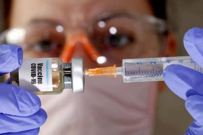El Reino Unido advirti� que las primeras vacunas contra el COVID-19 podr�an ser imperfectas
