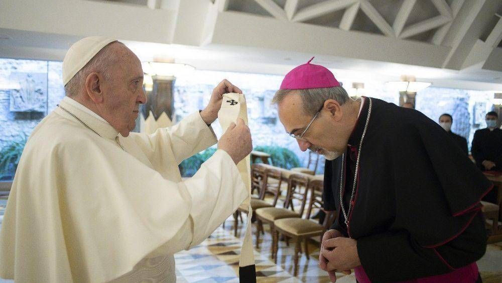 El Papa impuso el palio al Patriarca Latino de Jerusal�n