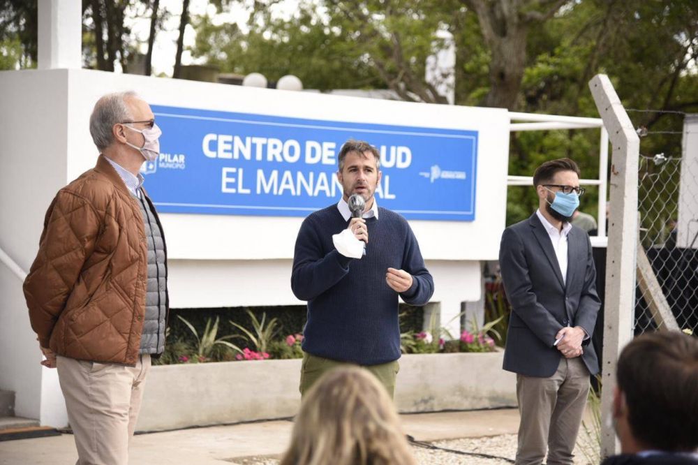 Achval inaugur el Centro de Salud El Manantial junto a Golln y Simone