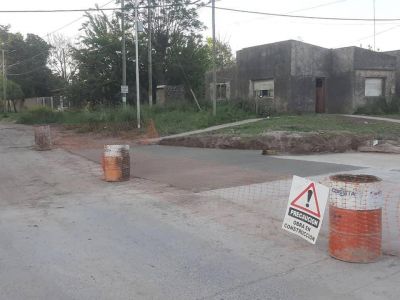 Terminaron los trabajos de bacheo en la esquina de Rawson y 25 de Mayo