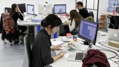 El Gobierno homolog� el aumento del 7% para la administraci�n p�blica nacional