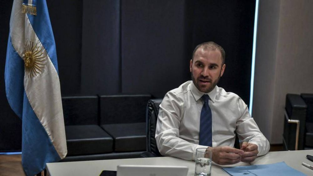 Interna econ�mica: Afirman que la estrategia de Guzm�n para el d�lar dispara el riesgo pa�s