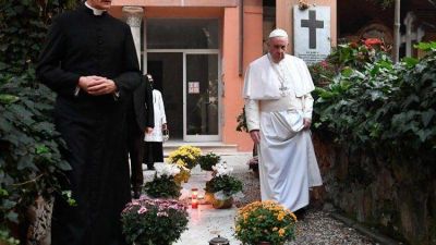 El Papa en la Conmemoraci�n de los fieles difuntos: �Se�or, dame esperanza!