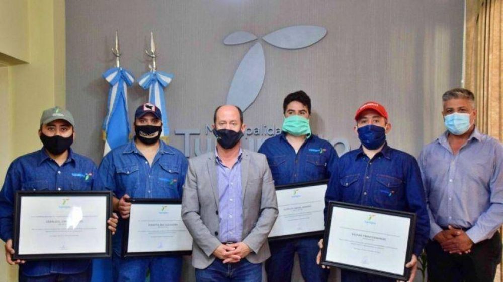 Cuatro recolectores municipales fueron reconocidos por un gran gesto