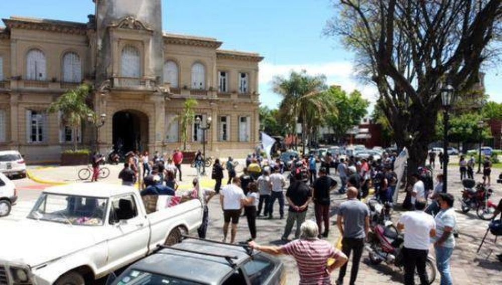 Los municipales se manifestaron por las calles de la ciudad