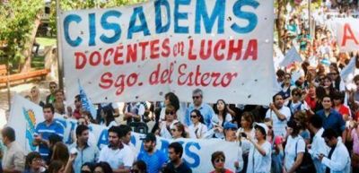 Docentes de Santiago de Estero se manifiestan contra “los sueldos más bajos del país”