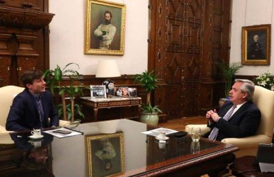 Con el oeste en la mira, Alberto se sent� en soledad con un Intendente propio