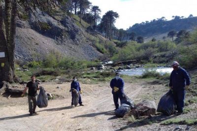Inici� el Operativo de Limpieza en el R�o Litr�n