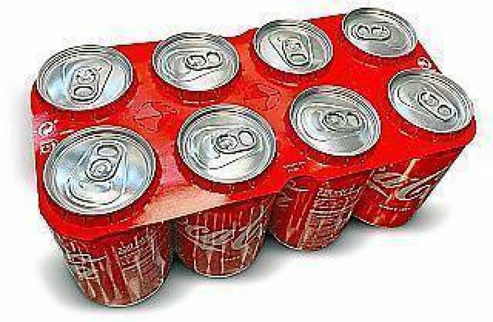 Coca-Cola comienza la distribución de latas con agrupadores de cartón