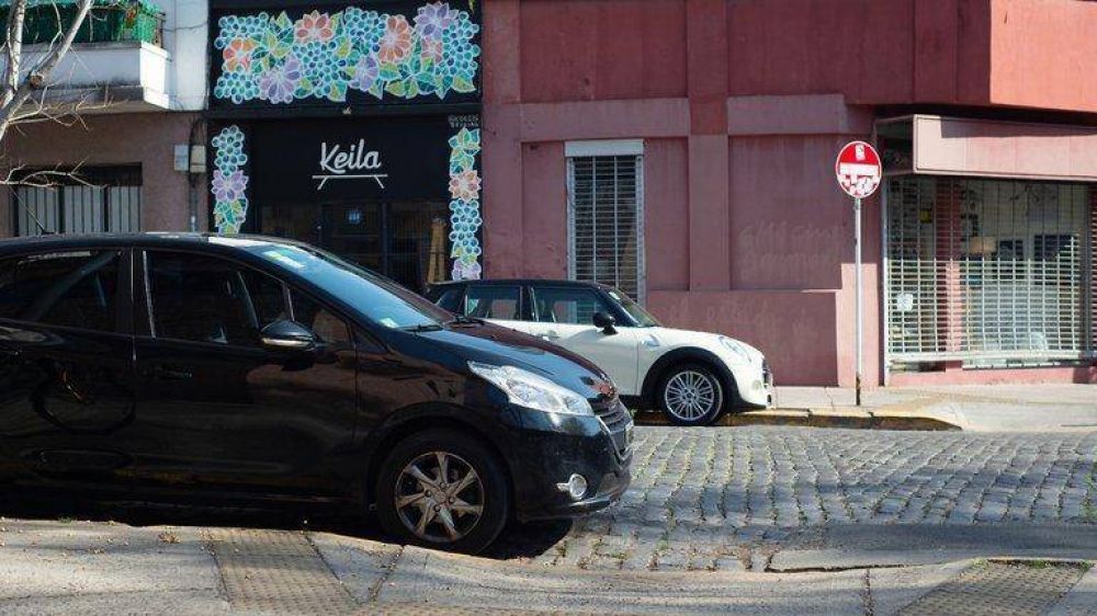 El nuevo estacionamiento en la Ciudad: sin parqumetros, a travs de WhatsApp y gratis para residentes