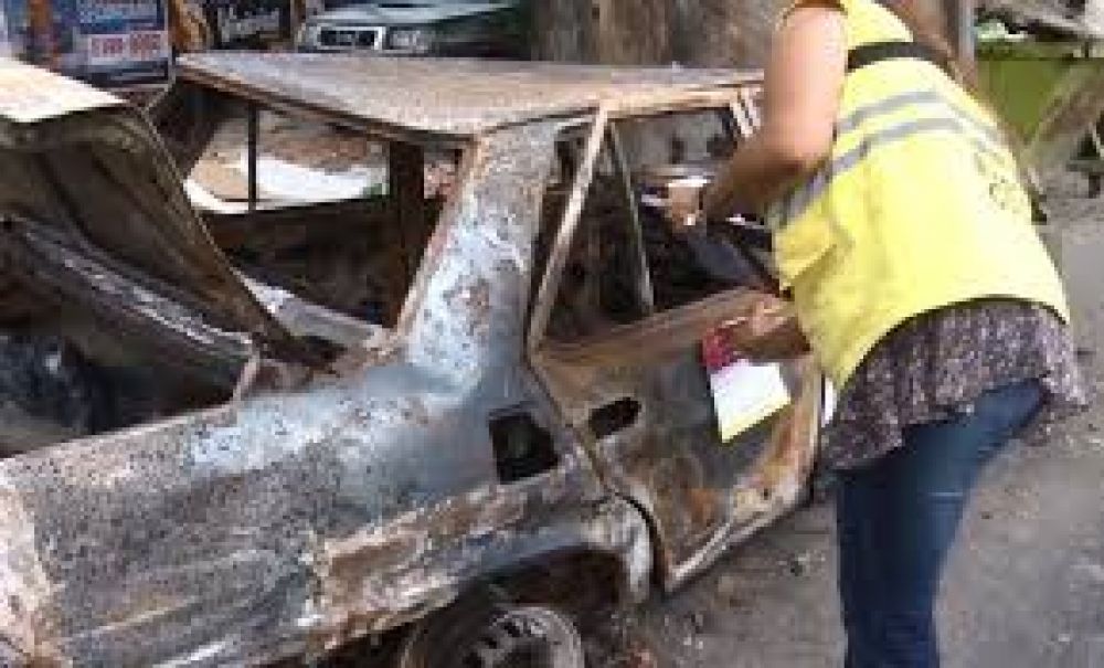 El gobierno porte�o gasta $6 millones para notificar los autos abandonados en CABA
