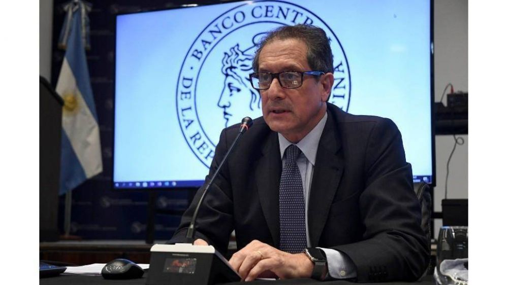 La sangr�a de reservas no frena pero el Central empez� a comprar d�lares en el mercado