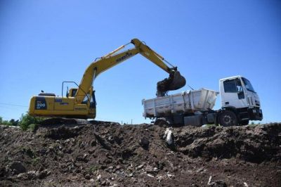 Tras el desalojo del predio, retoman la construcci�n del ret�n h�drico en Los Hornos