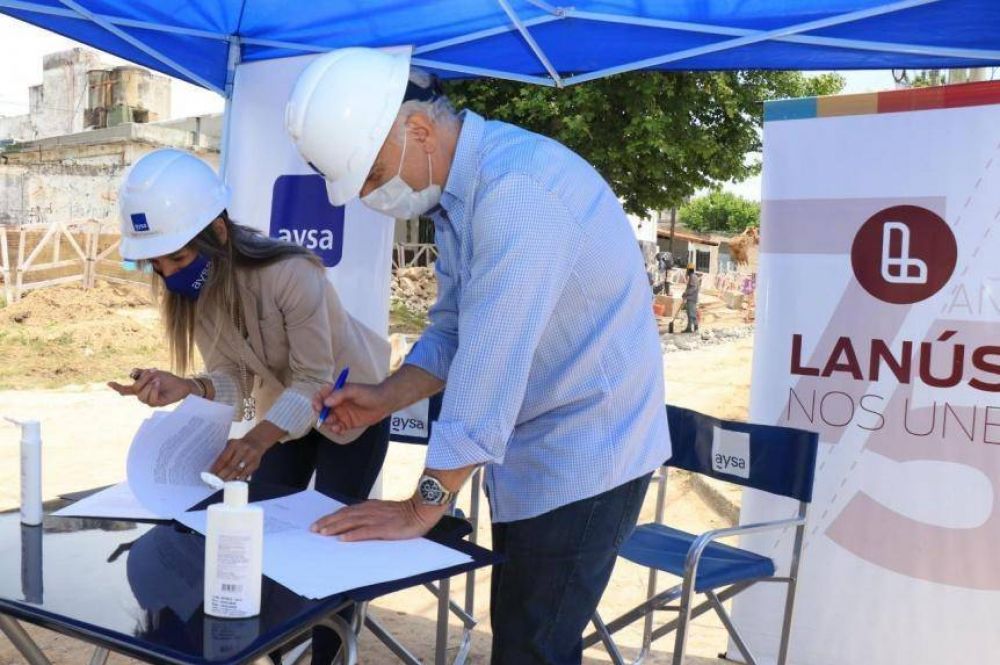 Grindetti y Galmarini recorrieron obras de cloacas en Lans Este