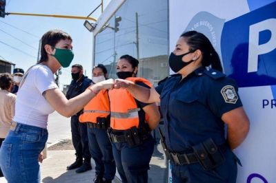 Mayra Mendoza inaugur� un nuevo destacamento policial en Bernal Oeste
