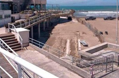 En favor del cemento en Playa Grande: 