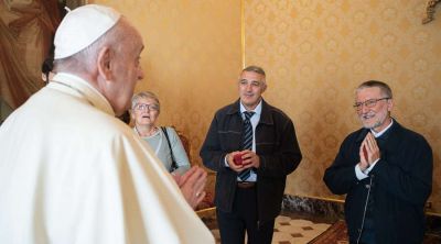 El Papa se re�ne con P. Maccalli, misionero que fue secuestrado por yihadistas