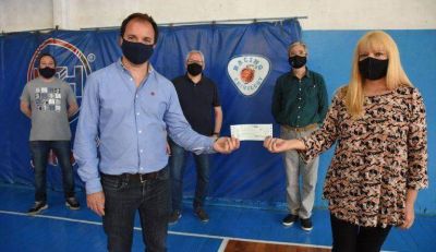 Aporte municipal: el Club Racing recibi� $85.000