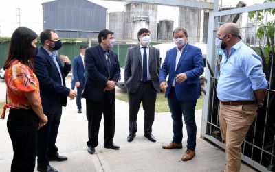 Moroni suma territorio, recorri� una industria en Almirante Brown y se reuni� con Mariano Cascallares
