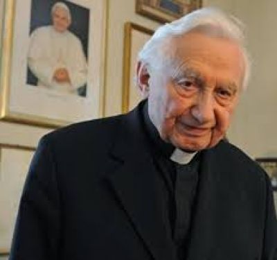 Papa Benedicto renuncia a herencia de su hermano, que pasa a la Santa Sede
