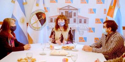Urquiza se reuni� con la Biblioteca Popular Sarmiento