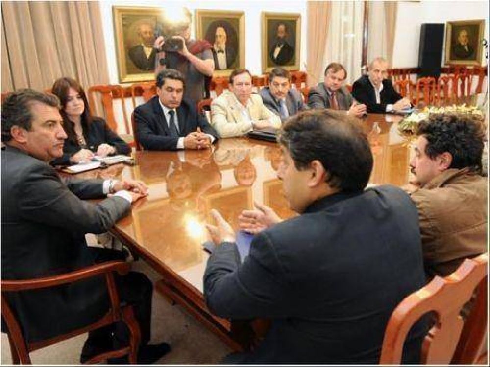  Para Urribarri no se cambiar� el huso horario en la Argentina
