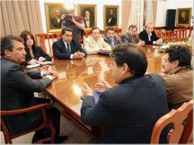  Para Urribarri no se cambiar� el huso horario en la Argentina