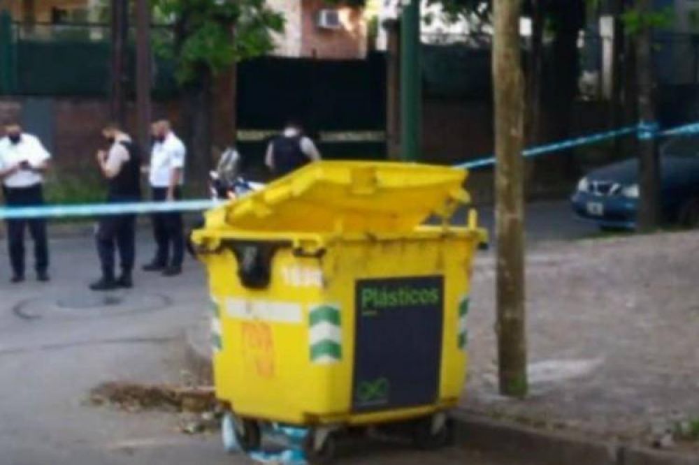 Explot un contenedor situado a media cuadra de la casa de Macri en Acassuso