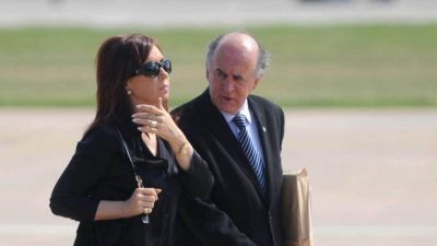 Parrilli por M�ximo: Cambio de intermediario en la relaci�n entre Alberto y Cristina