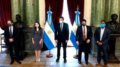 Sergio Massa recibi� a la misi�n del FMI y garantiz� apoyo parlamentario si el nuevo acuerdo no contempla un ajuste