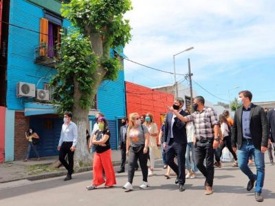 El intendente Chornobroff firm� convenio para potenciar La Boca e Isla Maciel