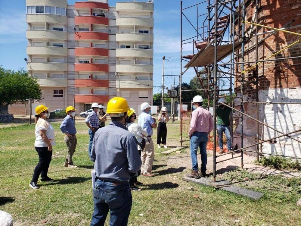 Muestran avance de los trabajos de restauracin de la histrica chimenea del Baado Norte