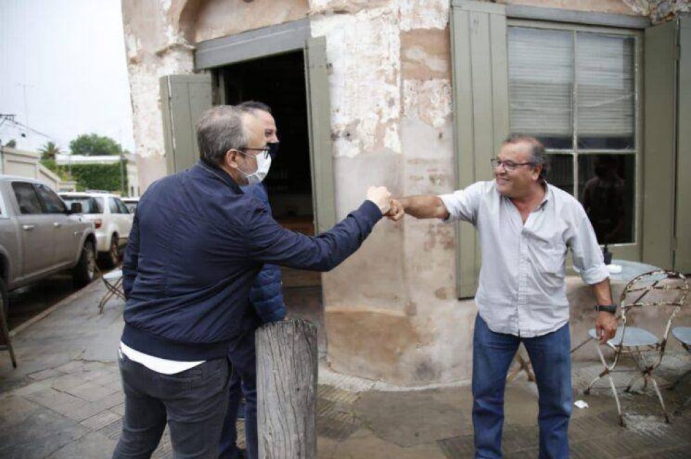 Valenzuela y Garro recorren el interior de la Provincia