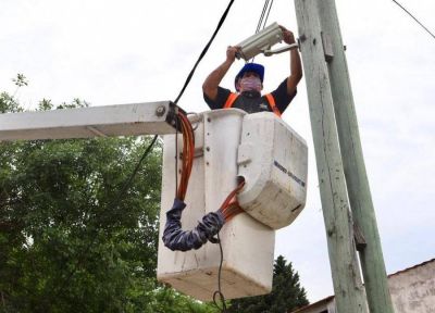 Esteban Echeverr�a: contin�a la colocaci�n de c�maras de seguridad
