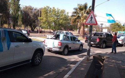 Grandes fortunas: caravanazo en Mendoza a favor de la ley