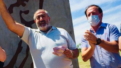 Daer fue a Santa Fe por el D�a de la Militancia y apoy� al camionero opositor a Moyano