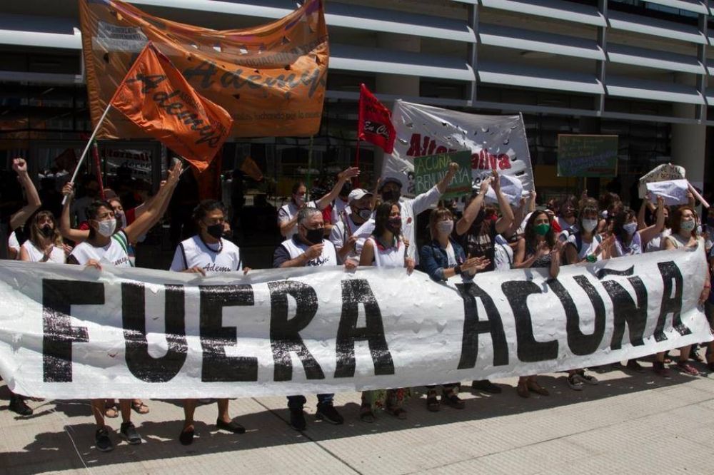 Piden la renuncia de Soledad Acua 