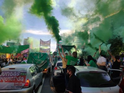 Caravana y pa�uelazo nacional en apoyo al debate por el aborto legal