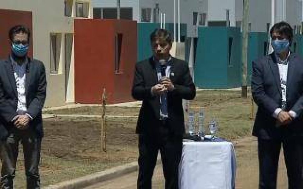 Kicillof en Daireaux: �Nos hemos propuesto hacer m�s de 10 mil viviendas el a�o que viene en toda la Provincia�